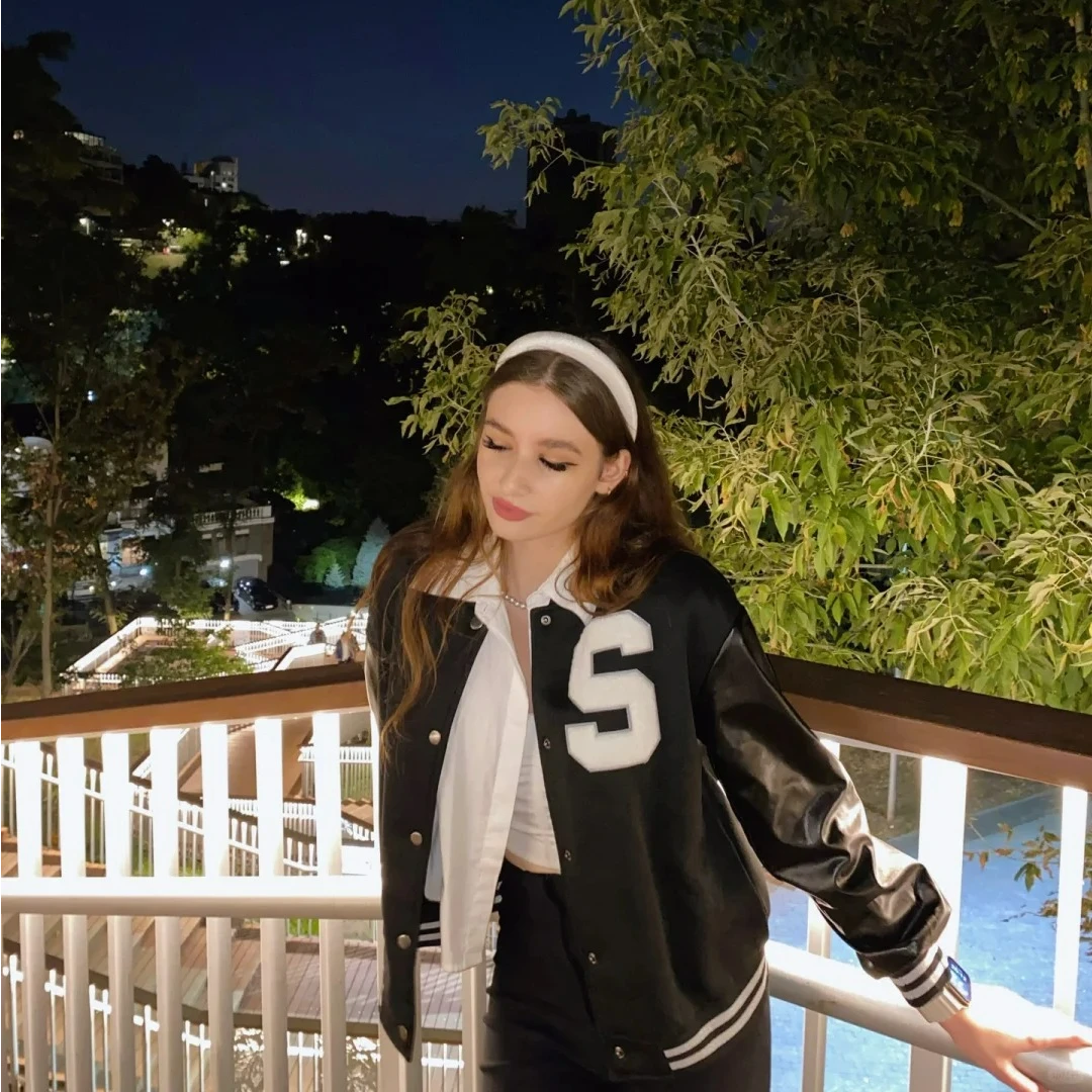 黑色镭射字母短款棒球服(内标码数不准，按推荐）