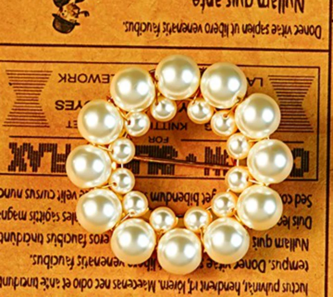 铜合金胸针 设计款优雅时尚胸针【8558】