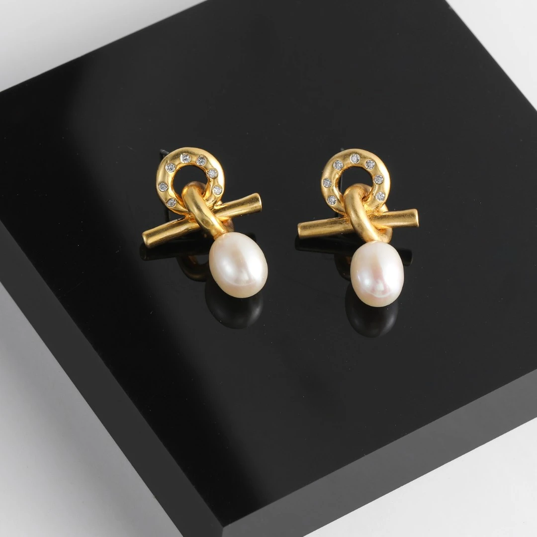 铜合金亚克力耳饰 法式交叉轻奢耳环复古小众金色淡水巴洛克耳钉