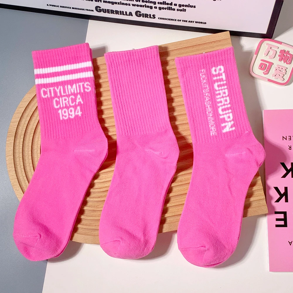 网红超火袜子女玫粉色多巴胺穿搭日系韩版字母ins潮流纯色中筒男