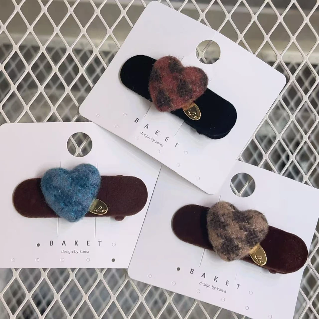 韩国东大门复古毛呢爱心格子侧边鸭嘴夹L091209