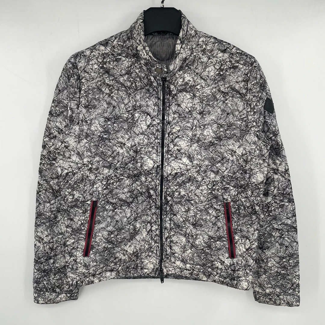 95新 Moncler 花岗岩羽绒夹克 2