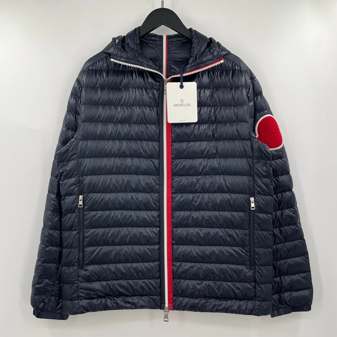 全新未使用 Moncler 大袖标拼接羽绒服 5 A