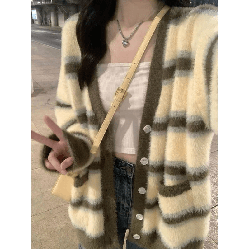 秋冬新款仿水貂毛学院风宝藏衣橱可爱条纹樱桃针织开衫毛衣外套