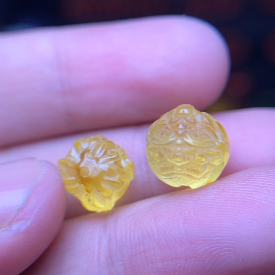 琥珀珠宝奇石未镶嵌原矿扎基拉姆一对9mm+