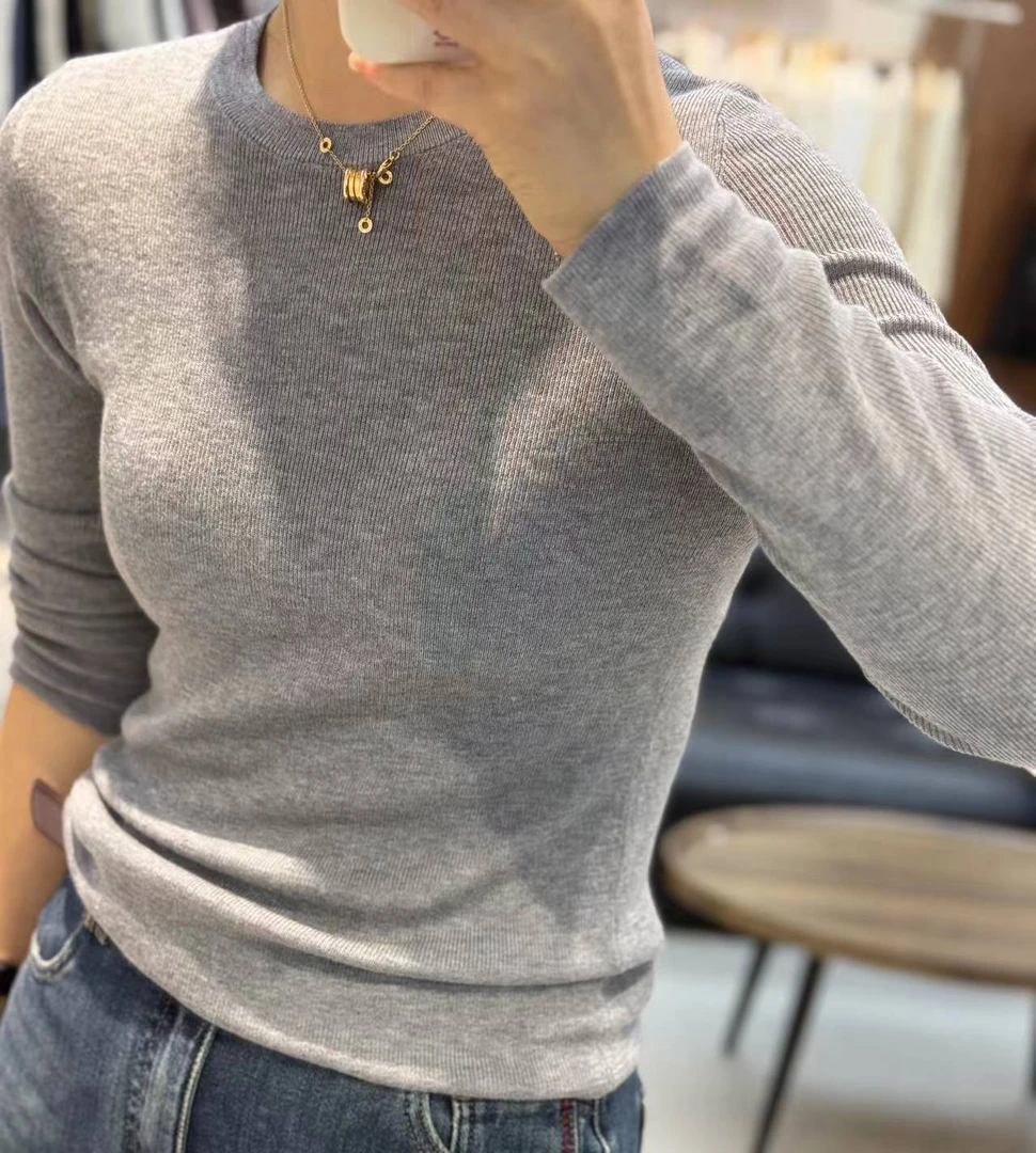 「金小姐」圆领基础弹力羊毛打底衫，人手必备单品～