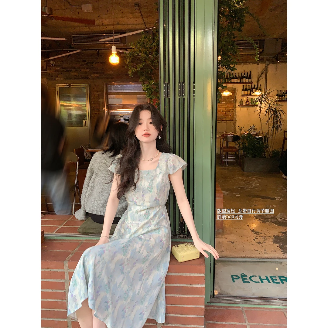 花栗鼠小姐    花野星河 曼妙显瘦裁剪一绝！妥妥惊艳款连衣裙