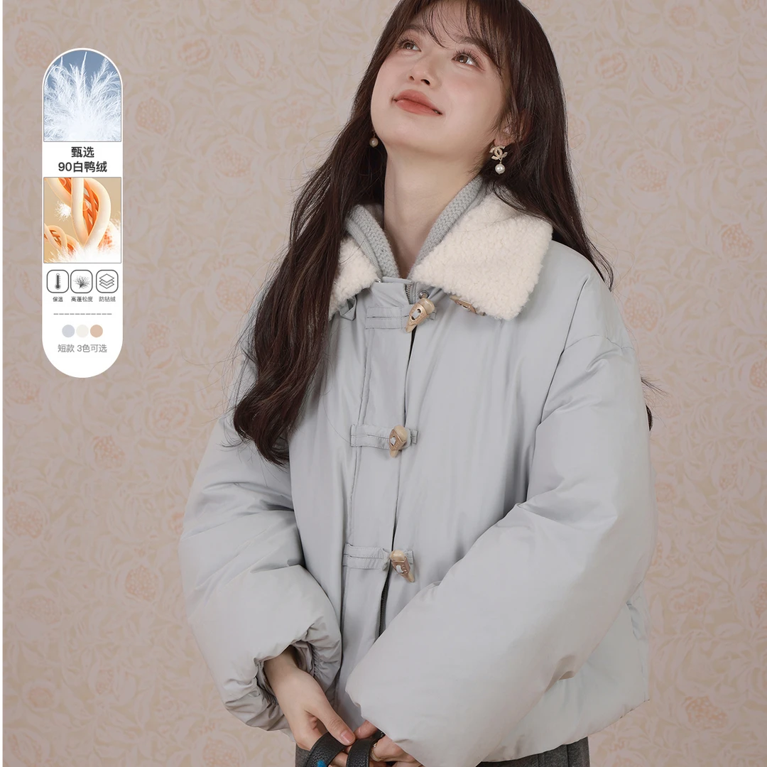 花栗鼠小姐雪芙奶贝毛毛翻领+牛角扣可爱弧度！新款