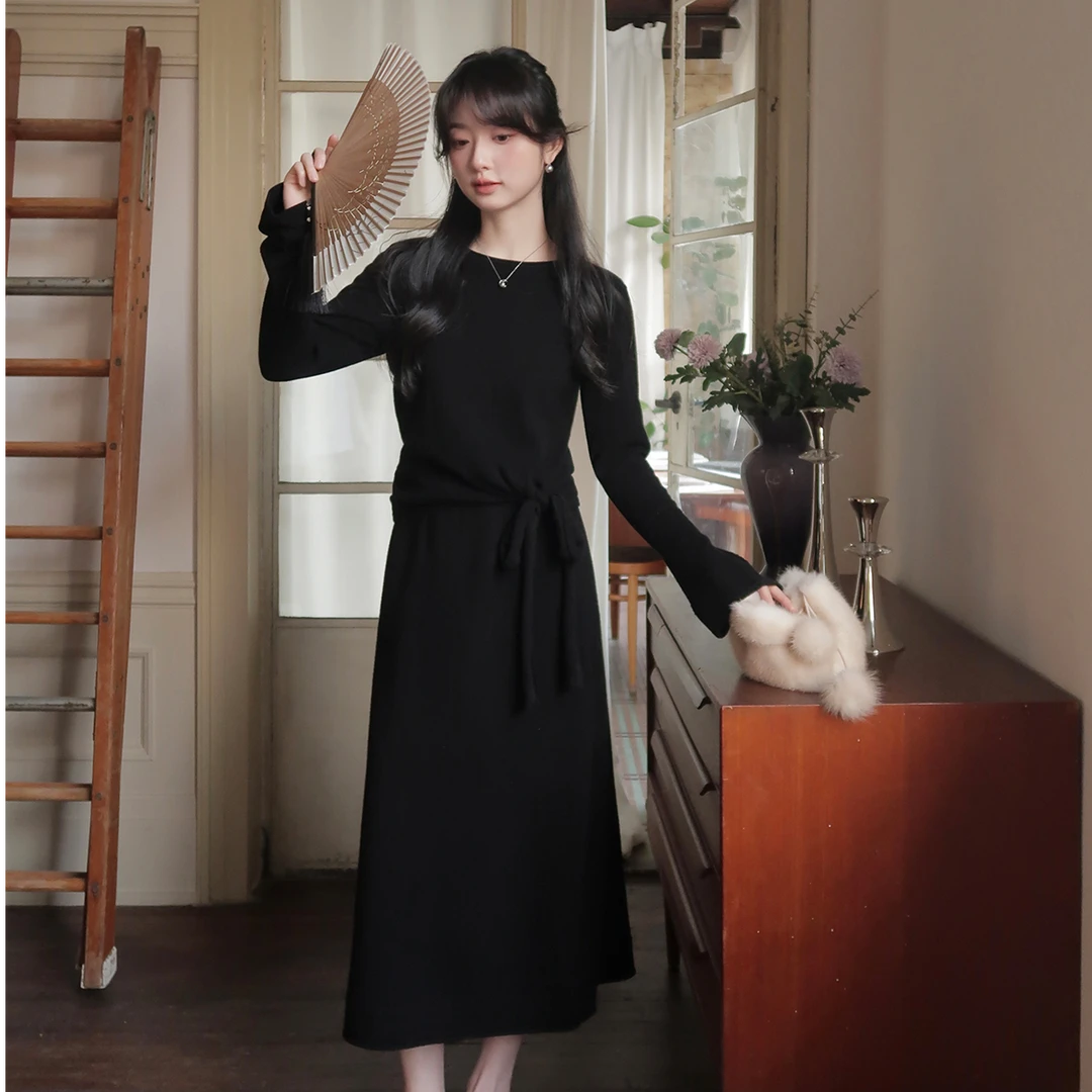 花栗鼠小姐 小姐姐套装单拍 温柔又知性~针织飘带上衣/半裙