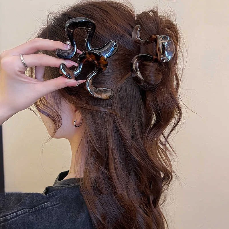 松弛感盘发~头发抓夹早秋鲨鱼夹女高级感2024新款发夹后脑勺发饰