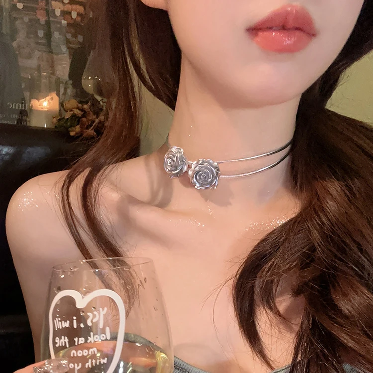 铜合金亚克力项链 夜幕舞曲~银色玫瑰花锁骨链甜酷百搭辣妹项链女