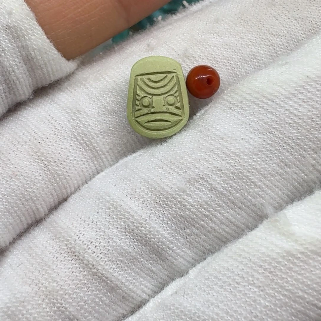 南红玛瑙配饰未镶嵌