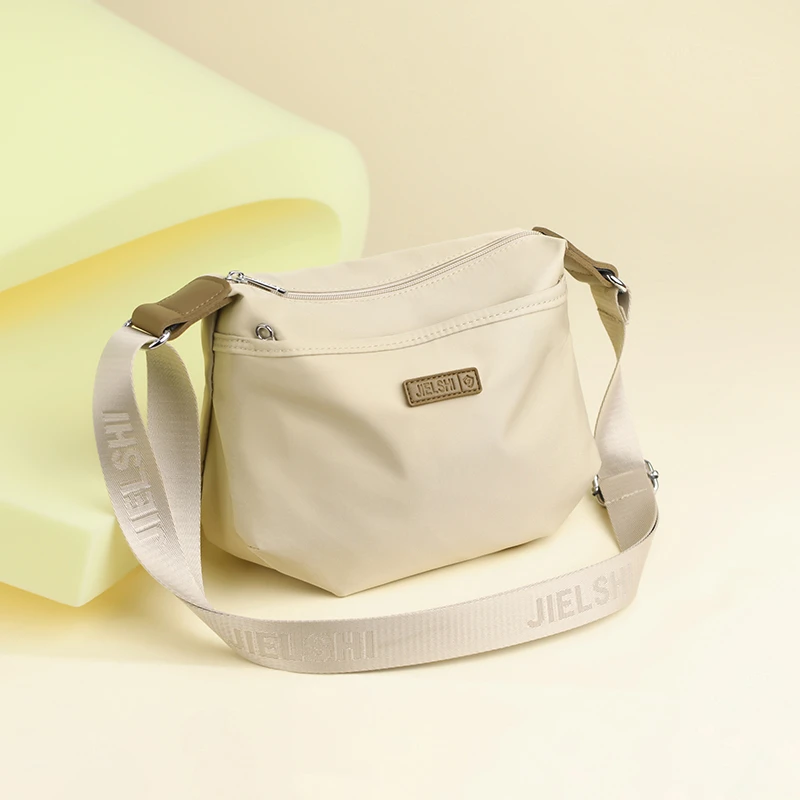轻便包包女新款2024尼龙斜挎小包高级感时尚单肩简约女包jls868-2
