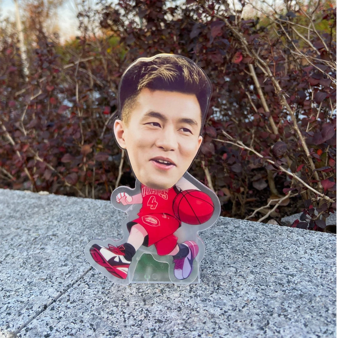 郭艾伦创意汽车摆件卡通动漫车载中控台可定制diy车内装饰解压