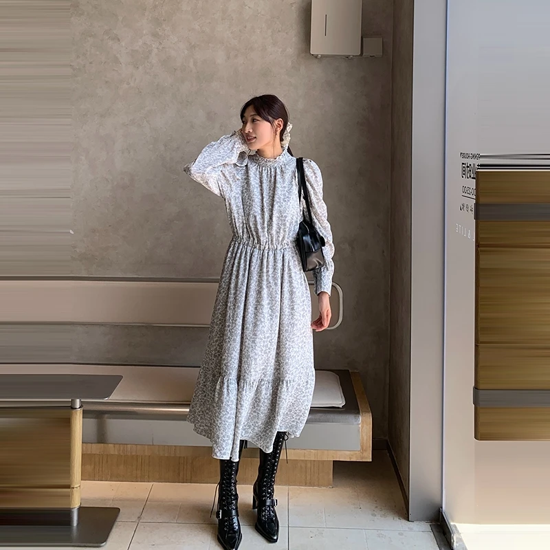 moussy 2025春季法式田园风花边立领碎花连衣裙02AZ30-1331