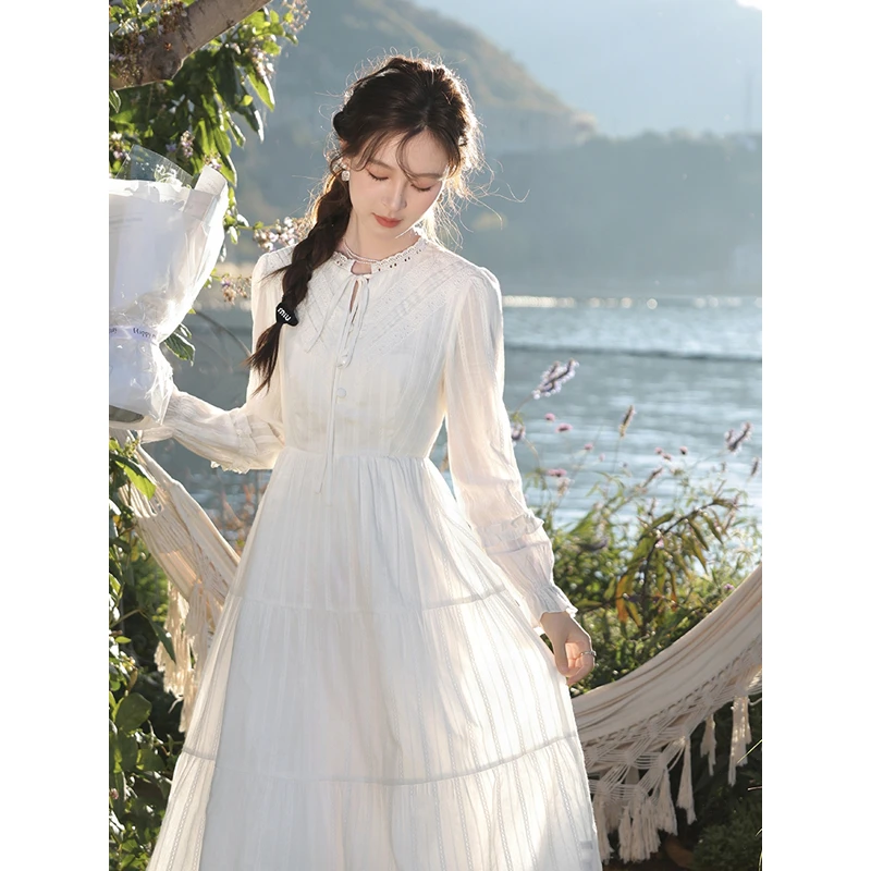 白月光2024早秋连衣裙法式气质新款收腰初恋仙女温柔风白色长袖裙