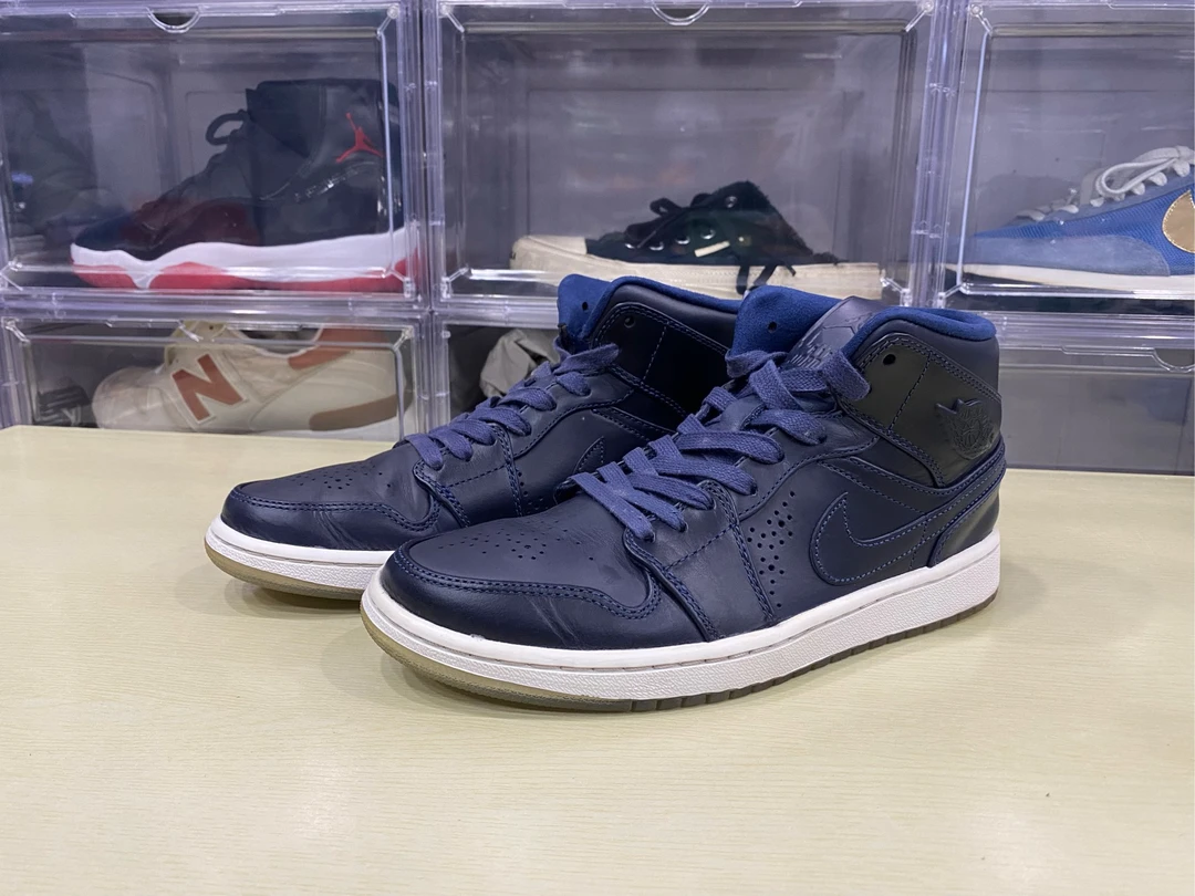 42码/aj1蓝黑板鞋/99新原盒/公价3282