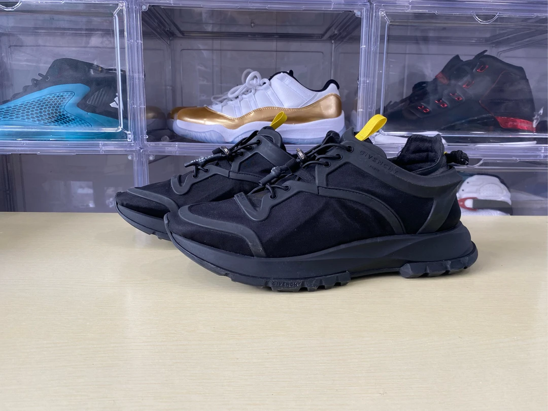 41码/Givenchy纪梵希Spectre低帮运动鞋/99新配盒