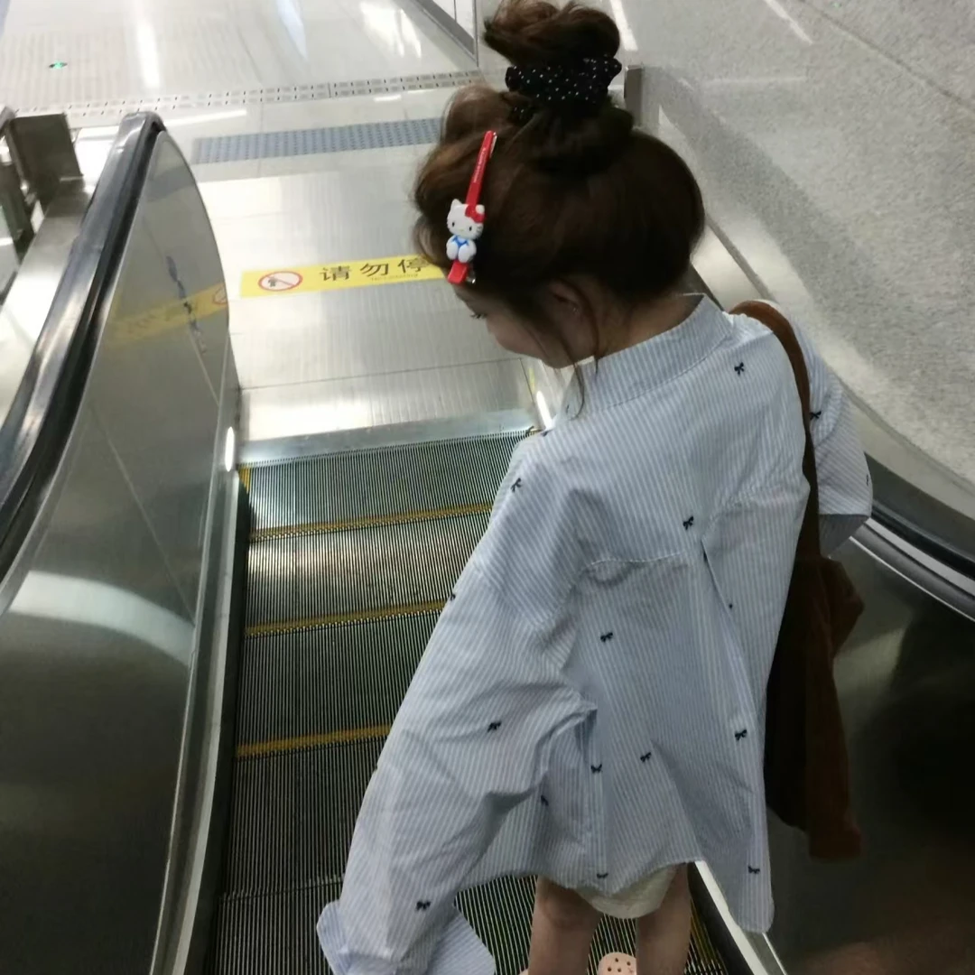 蓝白条纹蝴蝶结甜美长袖衬衫女早秋中长款独特超好看衬衣上衣