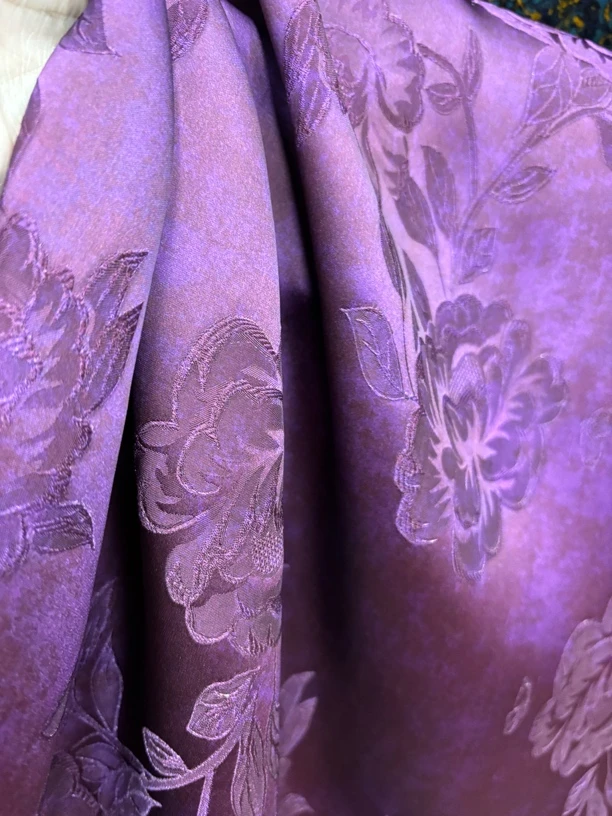 紫色 香云纱提花重缎 国潮服装面料