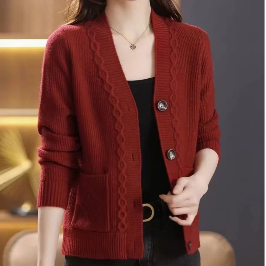 2024秋季新款口袋设计时尚洋气V领百搭韩版宽松针织毛衣开衫02