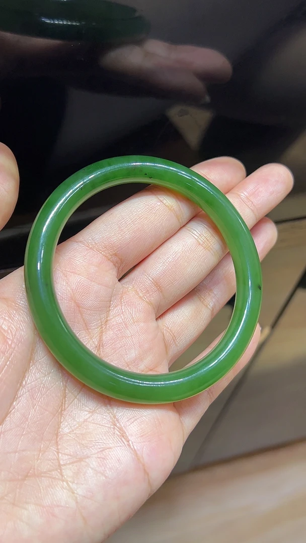 和田玉 碧玉 冰底阳绿圆条手镯女款冰阳绿
