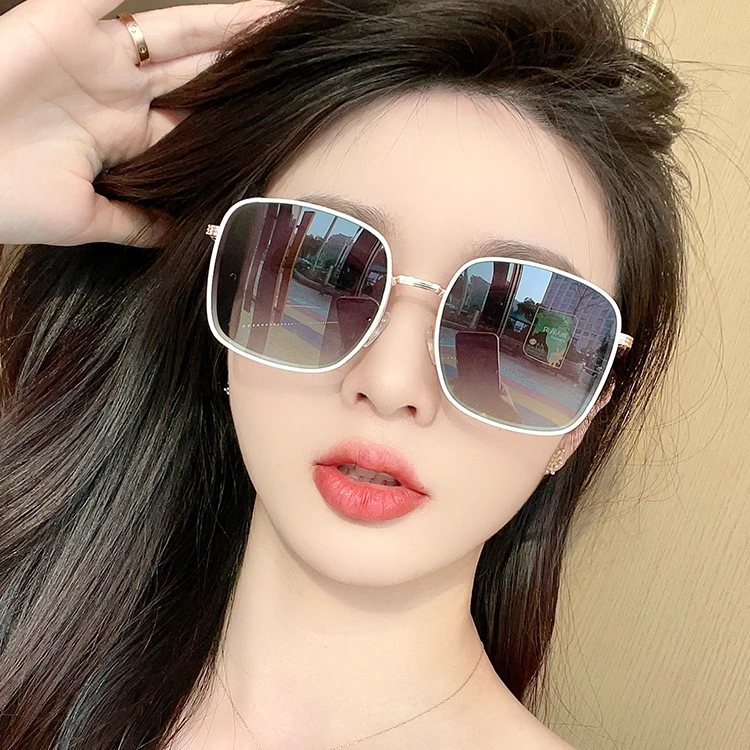 太阳镜女士2025新款潮网红百搭偏光防紫外线时尚高档墨镜大脸显瘦