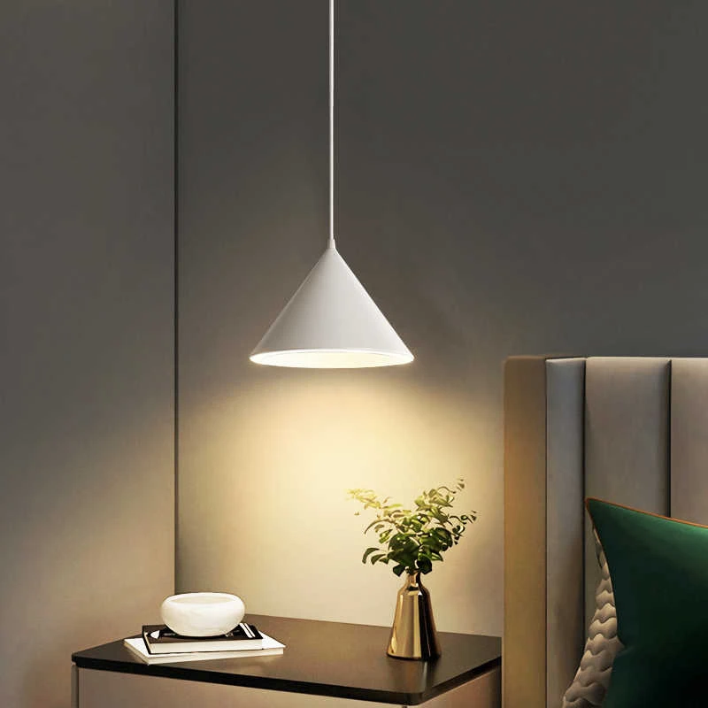 铭博现代简约奶油风餐厅灯个性吧台奶茶店可移位黑色餐饮网红吊灯