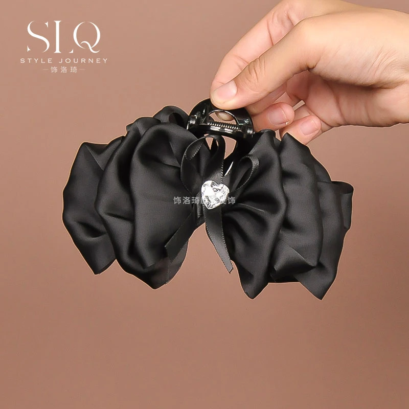 暖云天-云朵抓夹2024新款缎面发夹后脑勺高级感鲨鱼夹头饰蝴蝶结