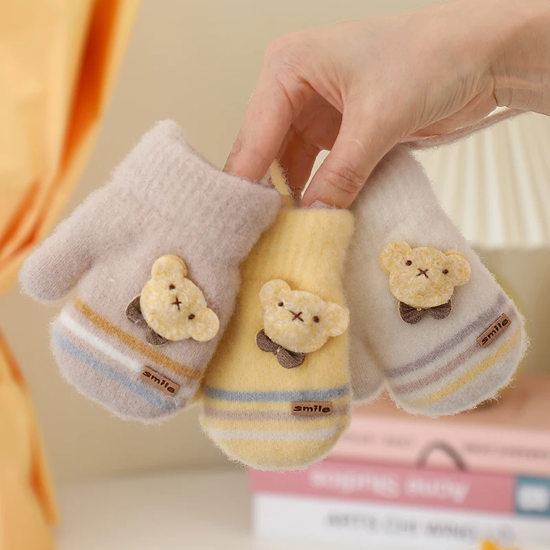 0一3岁男女宝宝手套冬天挂脖婴幼儿保暖可爱儿童婴儿加绒加厚小童