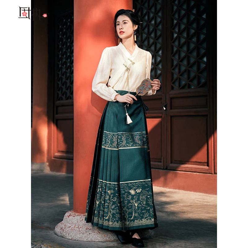 固执《神女赋》2024春季中式国风一片式改良长马面裙42241BQ08938