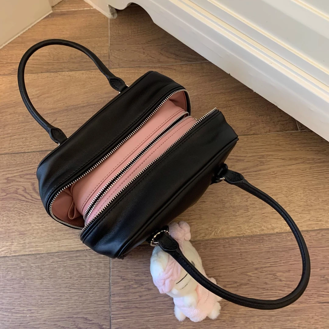 小众设计2025新款黑粉撞色小方包保龄球手提包波士顿包斜挎包女