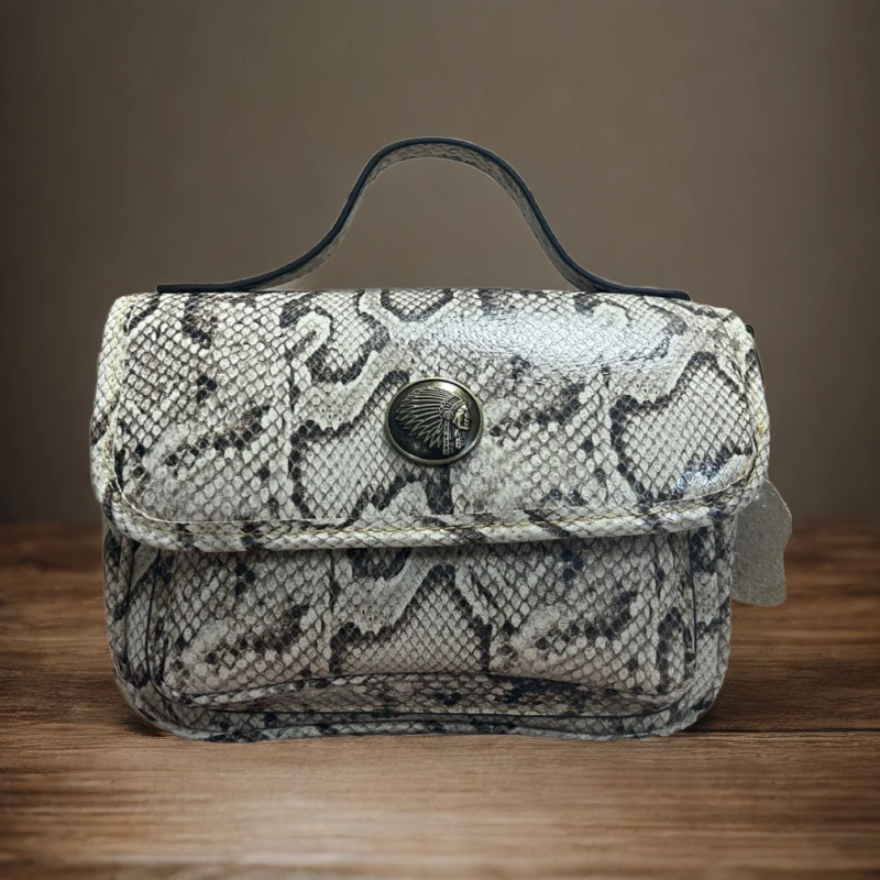 新款复古邮差包轻奢洋气单肩斜挎包稀有皮法式小众多口袋手提