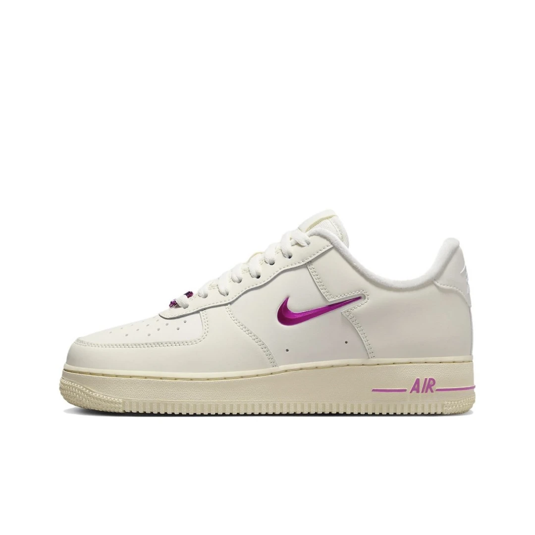 Nike/耐克【专属】女子AF1亮玫红钩低帮板鞋 FB8251-101