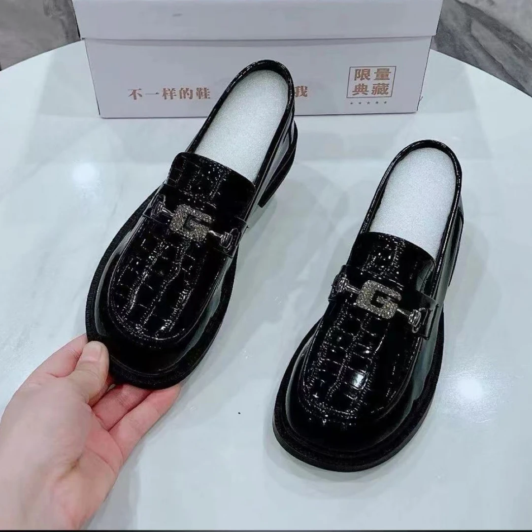 时尚百搭黑色厚底漆皮圆头英伦风小皮鞋乐福鞋a19女鞋乐福鞋女