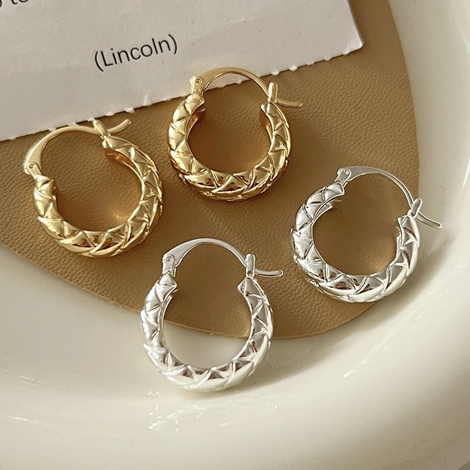 925银耳饰 小香风耳扣高级高保色小众耳环气质百搭简约纯银耳饰女