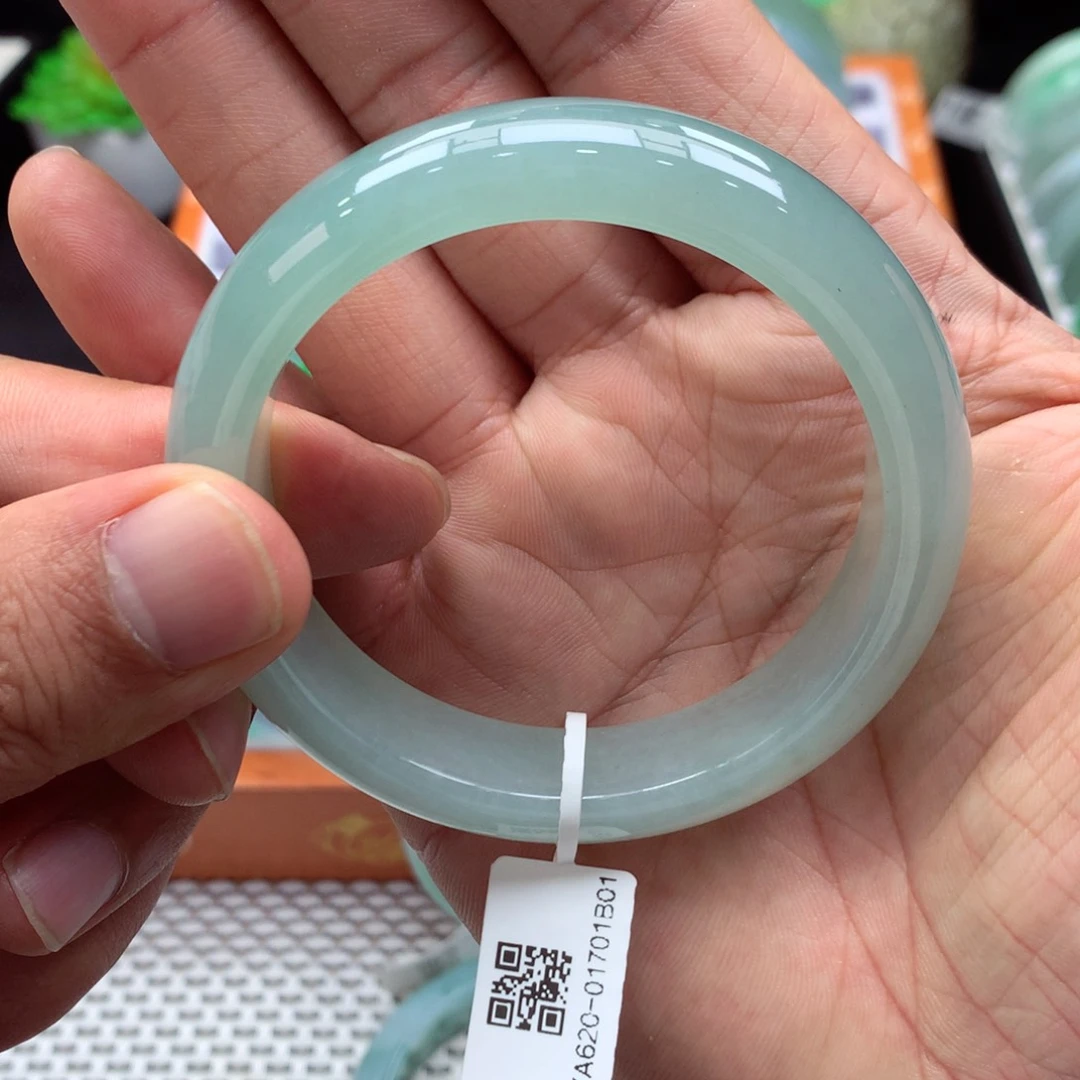 翡翠手镯未镶嵌缅甸翡翠手镯
