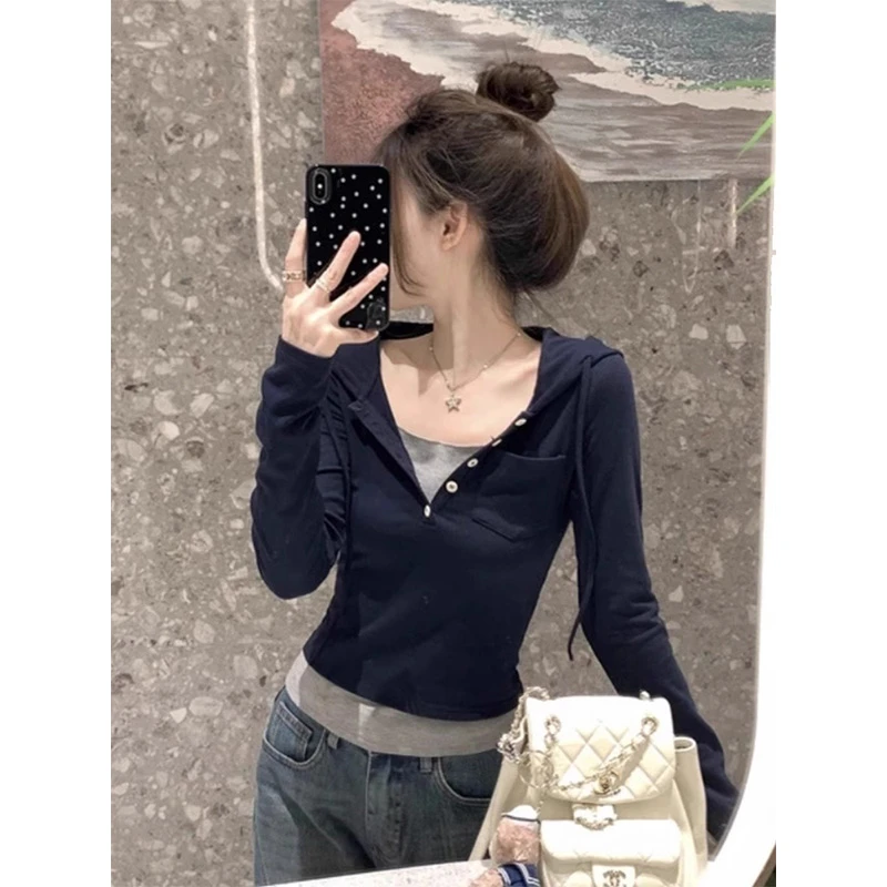 德丽妮假两件连帽长袖t恤女2025早秋款修身显瘦内搭短款体恤上衣