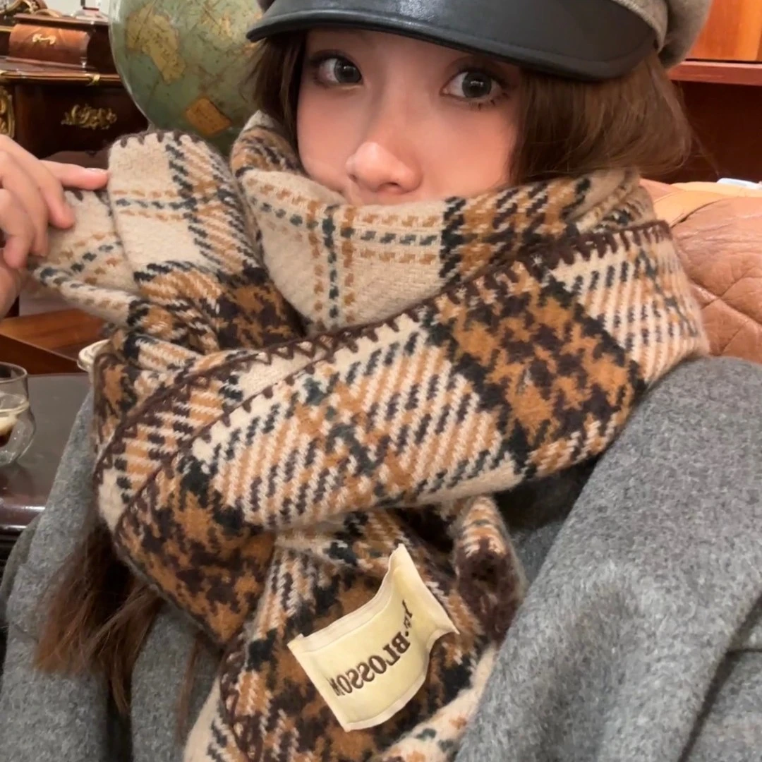 高级感格子围巾女冬季2024新款韩版百搭文艺情侣学生通勤保暖围脖