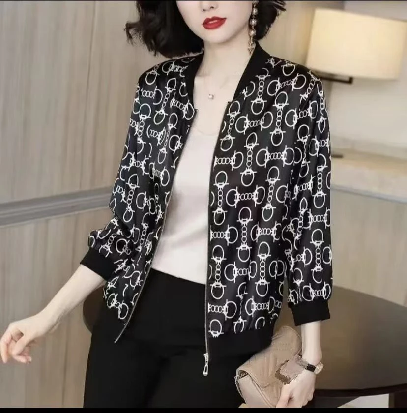 【专属福利】春秋薄款棒球外套女时尚休闲妈妈装上衣短款小外套147