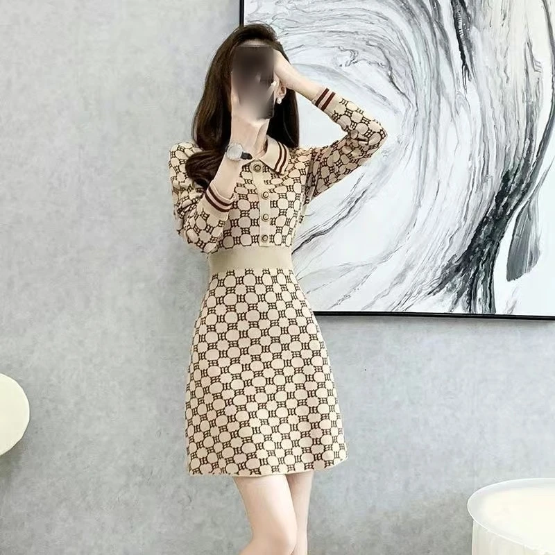 【粉丝专属】长袖连衣裙女春秋款polo领宽松显瘦修身气质包臀裙629