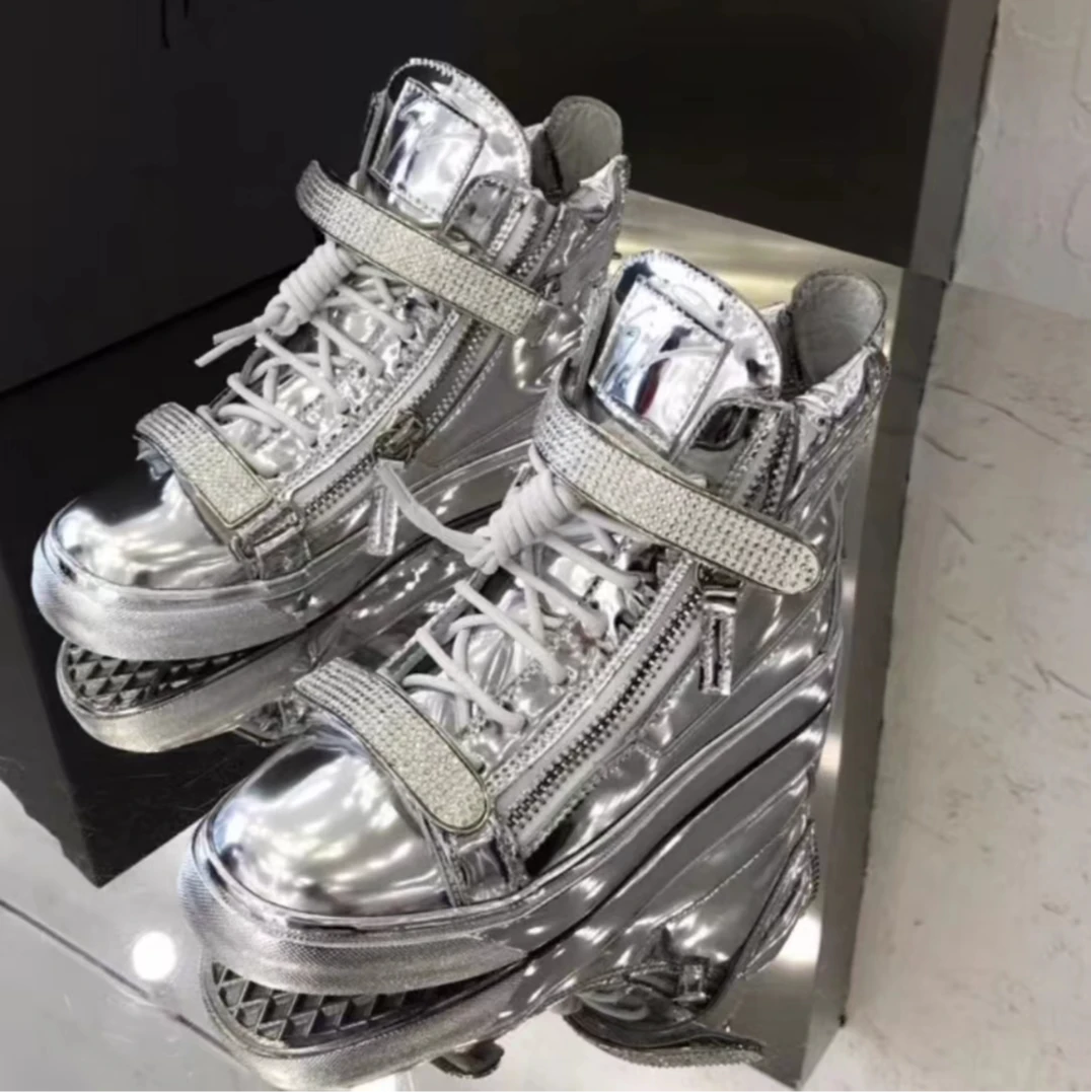 95新  GZ双钻扣银色机车靴38.5码