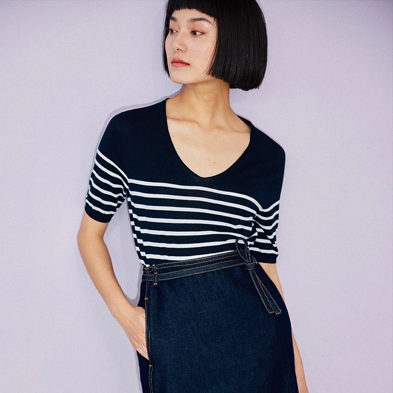 小虫无缝针织复古经典条纹IOO棉宽松V领短袖针织衫女TE3XMT025
