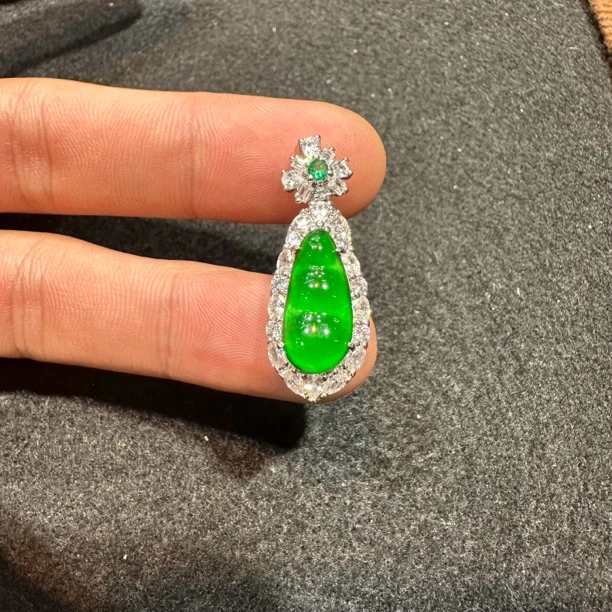 天然A货翡翠福豆子精致吊坠(多样性发货)2