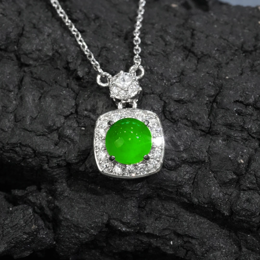 天然A货翡翠蛋面项链多样性发时尚气质精致百搭豪镶设计