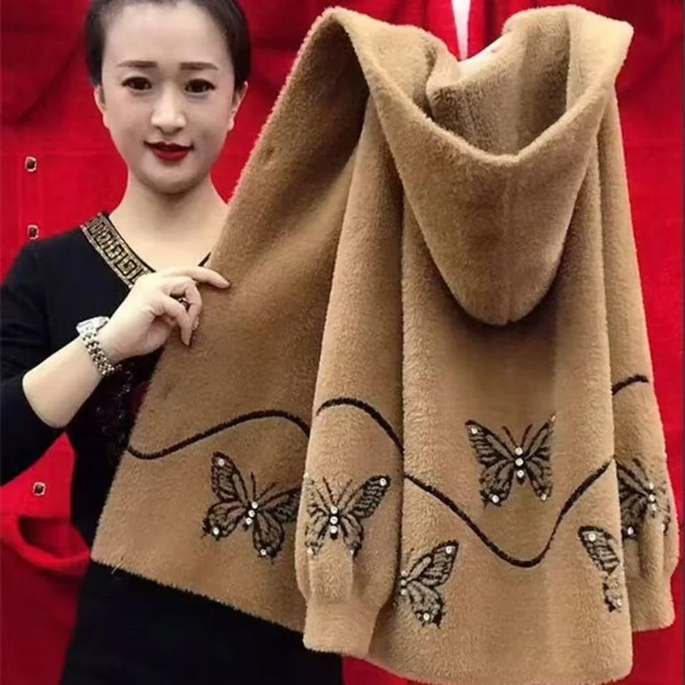 水貂绒秋季新款女妈妈短款外套秋冬中老年人针织开衫连帽宽松上衣