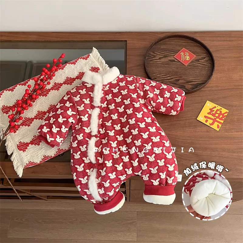 秋冬婴儿中国风新年喜庆夹棉加厚连体衣女宝宝满印兔子加绒外出服
