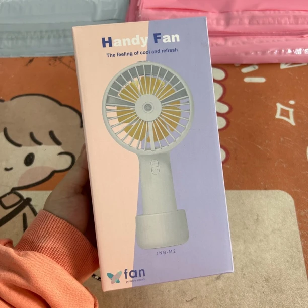 福利-—手持喷雾风扇