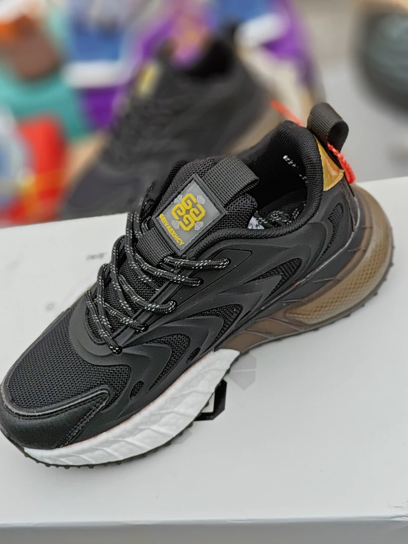 高品质跑鞋时尚运动鞋女鞋，标准码数舒适真爆鞋底