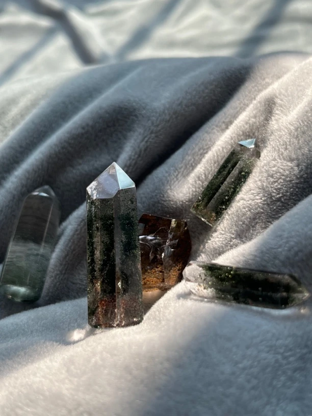 天然水晶雕刻九尾狐